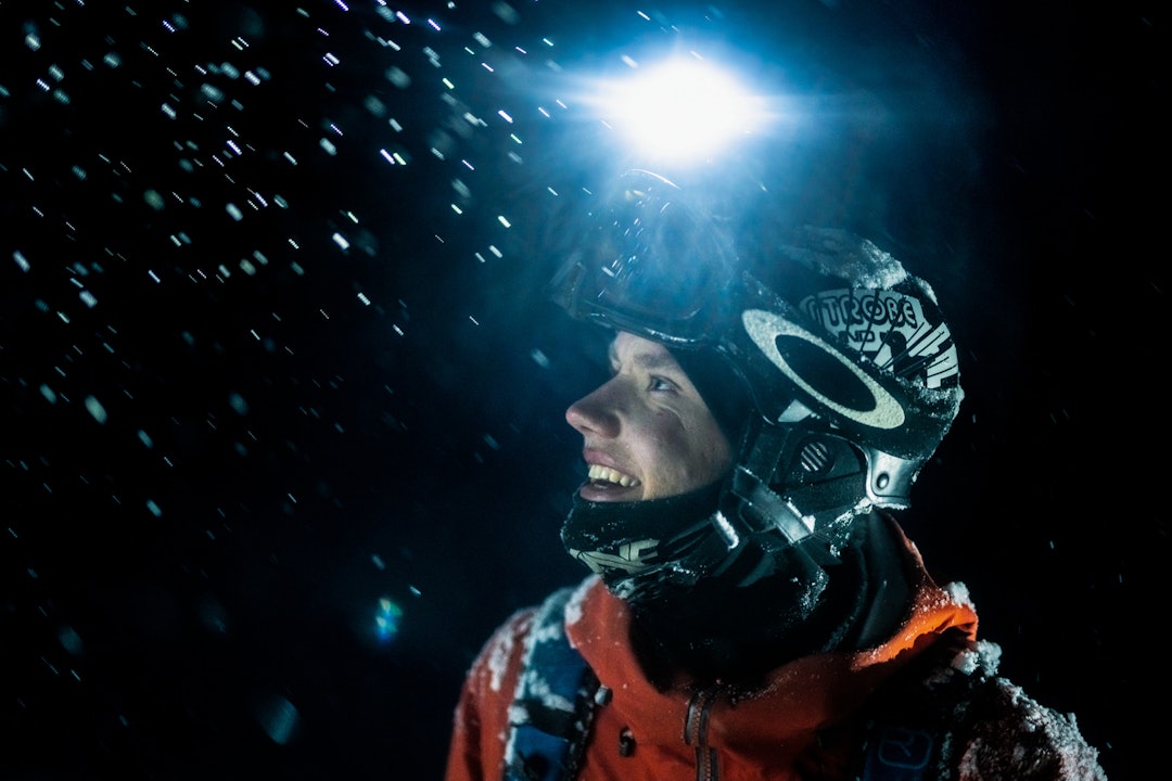 NATT SOM DAG: Knut-Hendrik Lajord ser ikke lenger begrensninger i mørketiden så lenge hodelykten hans er ladet.. Bilde: Vegard Aasen NATT SOM DAG: Knut-Hendrik Lajord ser ikke lenger begrensninger i mørketiden så lenge hodelykten hans er ladet.. Bilde: Vegard Aasen