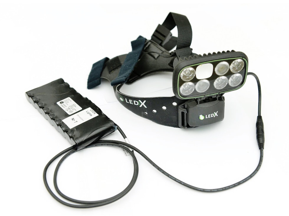 LJUS: Den svenske hodelyktprodusenten LedX sin toppmodell heter Cobra og leverer 6500 lumen i følge produsenten. Bilde: Egill Danielsen Den svenske hodelyktprodusenten LedX sin toppmodell heter Cobra og leverer 6500 lumen i følge produsenten. Bilde: Egill Danielsen