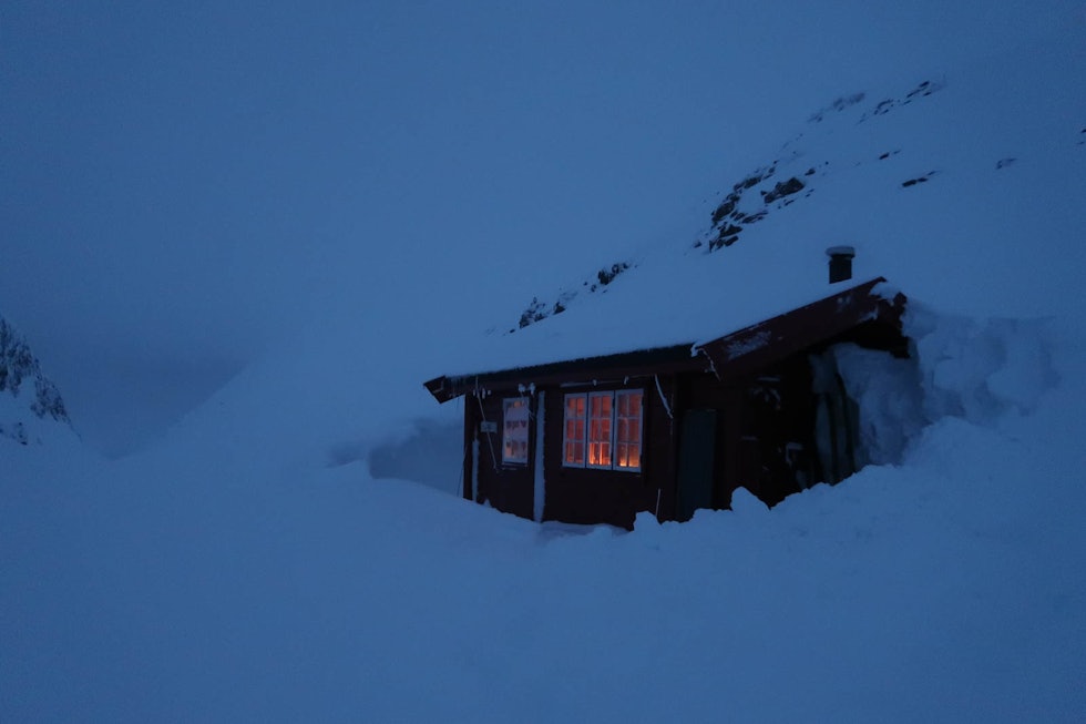 NEDSNØDD: Svartvassbu var trolig det beste utgangspunktet du kunne ha i helgen som var. Foto: Bård Smestad Svartvassbu