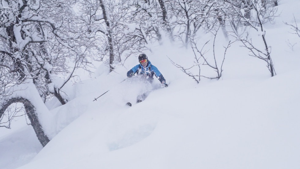 POW: Erik Finseth tok turen til Sogndal for å finne dyp puddersnø. Det fant han, og det kan du glede deg til i neste episode av Den perfekte svingen. Bilde: Christian Nerdrum POW: Erik Finseth tok turen til Sogndal for å finne dyp puddersnø. Det fant han, og det kan du glede deg til i neste episode av Den perfekte svingen. Bilde: Christian Nerdrum