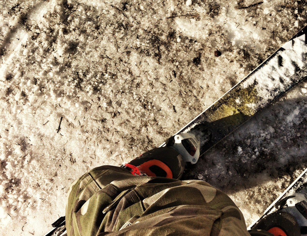 HASHTAGG GIL: Grus i landinga er blitt det nye samlebregepet for ironisk skikjøring. Foto: Hans Petter Hval HASHTAGG GIL: Grus i landinga er blitt det nye samlebregepet for ironisk skikjøring. Foto: Hans Petter Hval