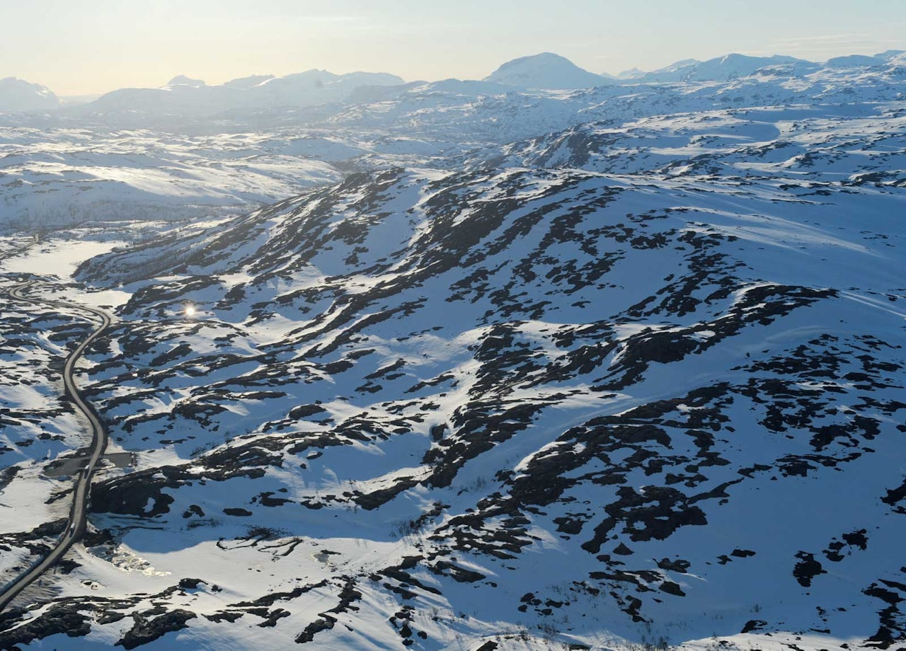 Bjørnfjell fra sørøst, sent på sesongen. Foto: Rune Dahl / Toppturer rundt Narvik.
