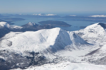 Skarven sett fra sørøst. Foto: Halvor Hagen Skarven rauma skorgedalen åndalsnes topptur randonee
