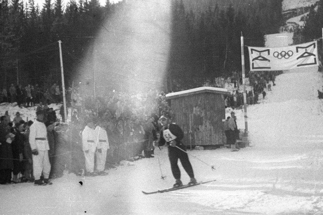 Stein Eriksen (ikke på bildet!), som i et øyeblikk dominerte alpintsporten på 50-tallet, vant storslalåm i Norefjell i 52. Foto: Sæbjørn Sæbjørnsen / Romsdalsmuseet. Norefjell i 1952 Oslo OL