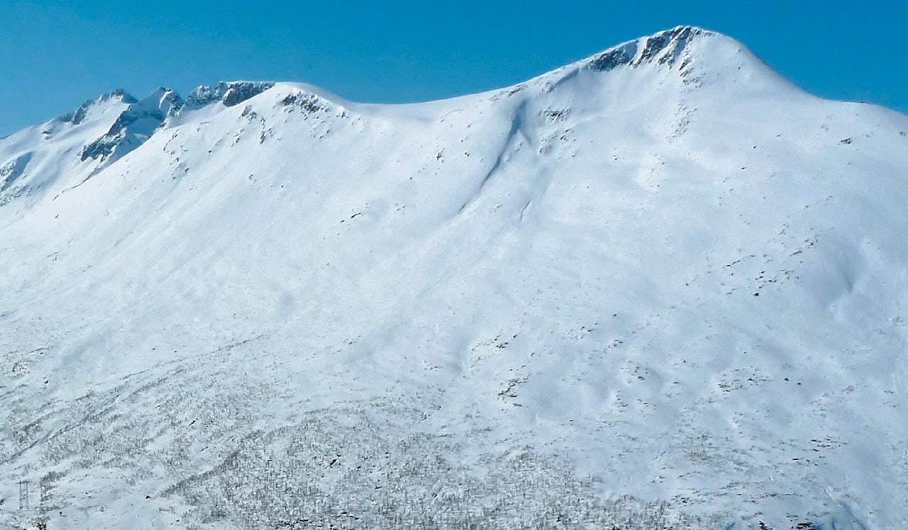 Kalvgjeltinden 1279 moh fra Toppturer i Romsdalen