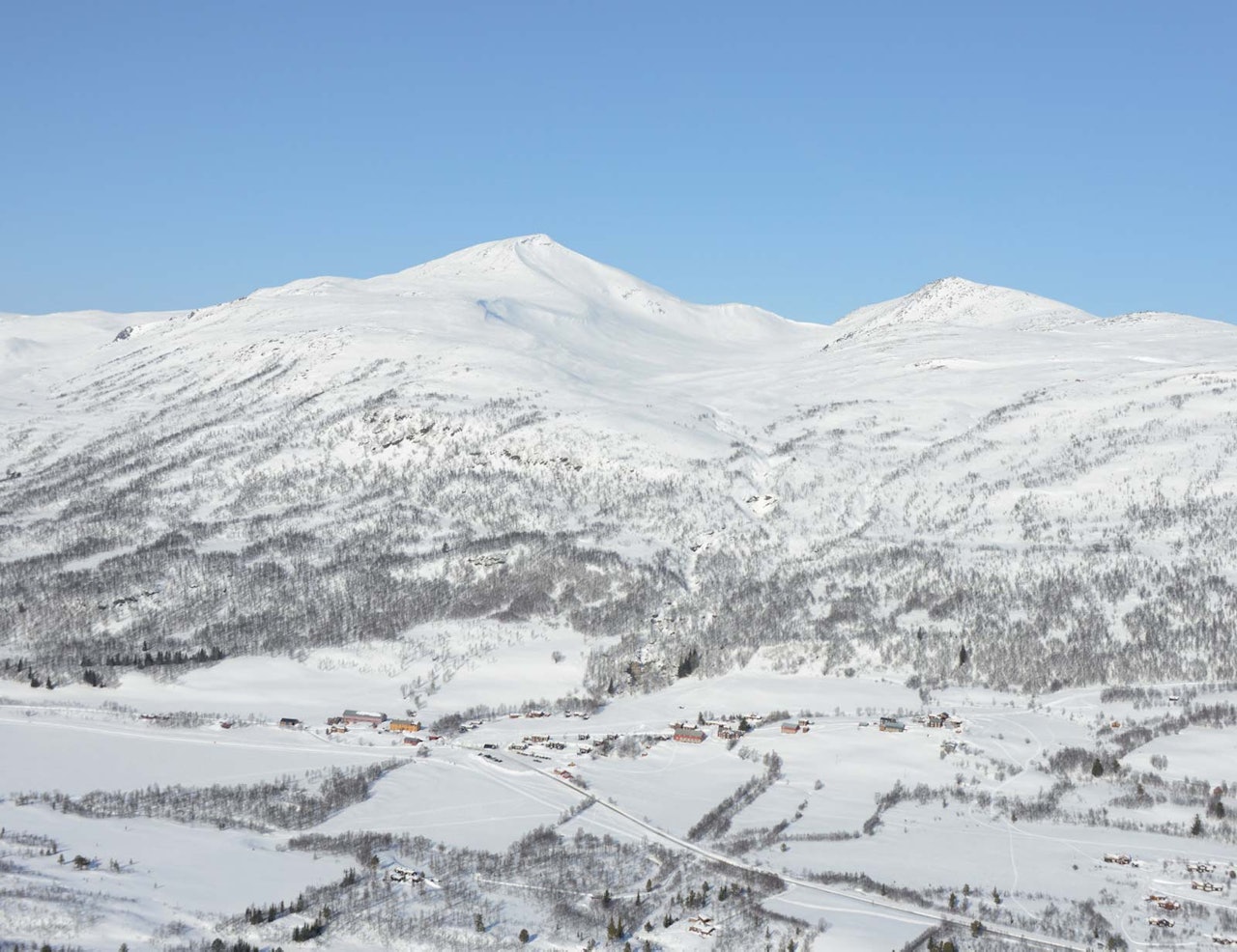 Storbekkhøa sett fra sør. Foto: Ludvig Killingberg. / Trygge toppturer.