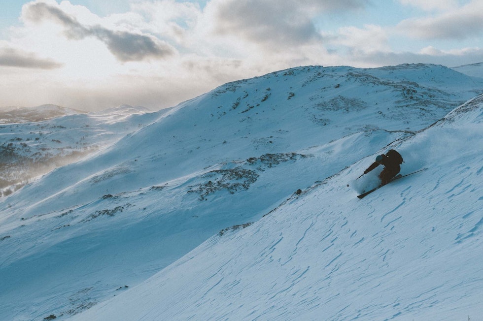 DRØMMEN: Vi skriver 23. oktober og jeg konstaterer at snøen ikke har smelta, men derimot blitt til en aldeles super såle. Foto: Kristoffer Kippernes topptur sesongstart oppdal