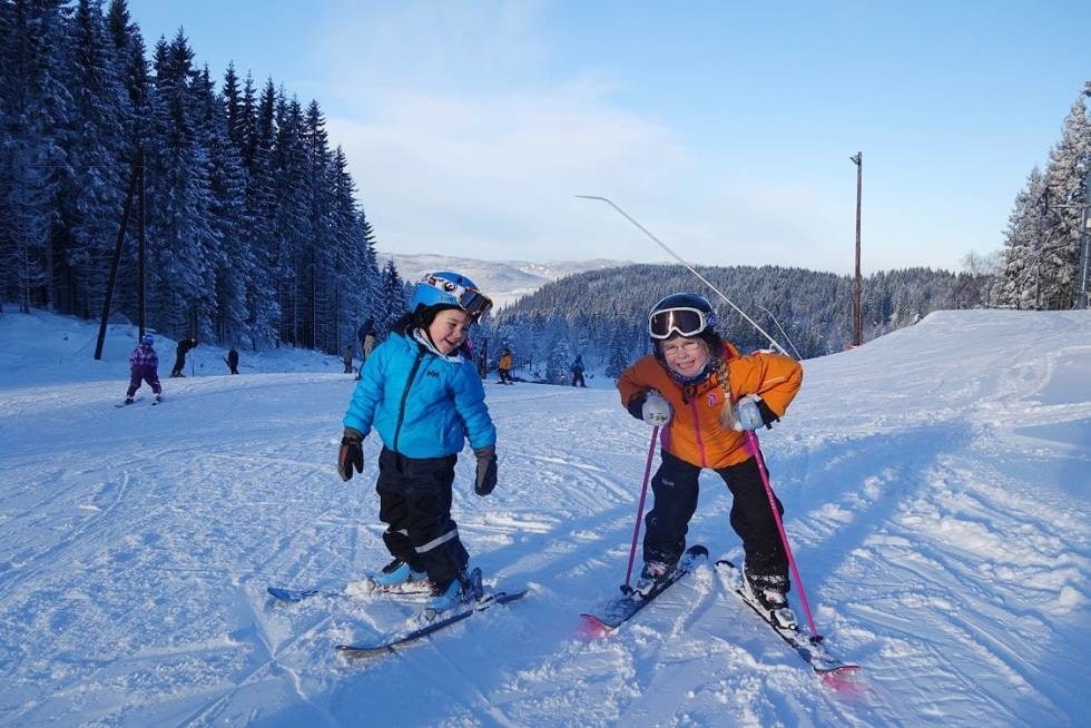 LEKEPLASS:  Oslo Skisenter er en viktig boltreplass for barn og unge. I vinter var det bare barnebakken som ble holdt åpen.