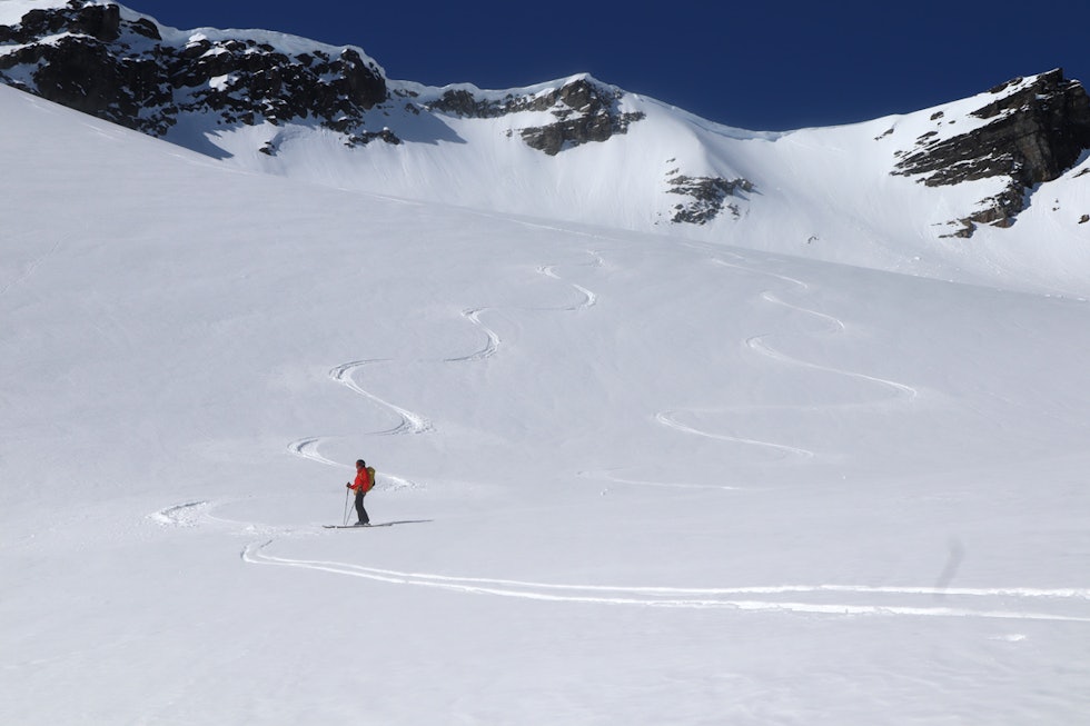 FINT: Vi tar med enda et bilde fra Vinnubreen sist lørdag – dette var altså dagen med forholdene som førte til tidenes parkeringskaos der turen starter. Foto: Tore Meirik topptur dronningkrona sunndalen parkering