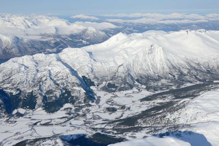 Flånebba sett fra øst. Foto: Ludvig Killingberg. / Trygge toppturer. Flånebba sett fra øst. Foto: Ludvig Killingberg. / Trygge toppturer.