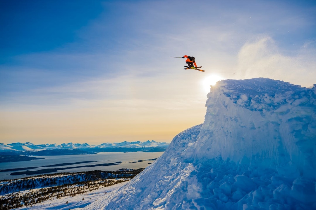 Molde tusten skiheiser vestlandet årø frikjøring Tuv alpint snowboard fri flyt guide snowboard ski freeride