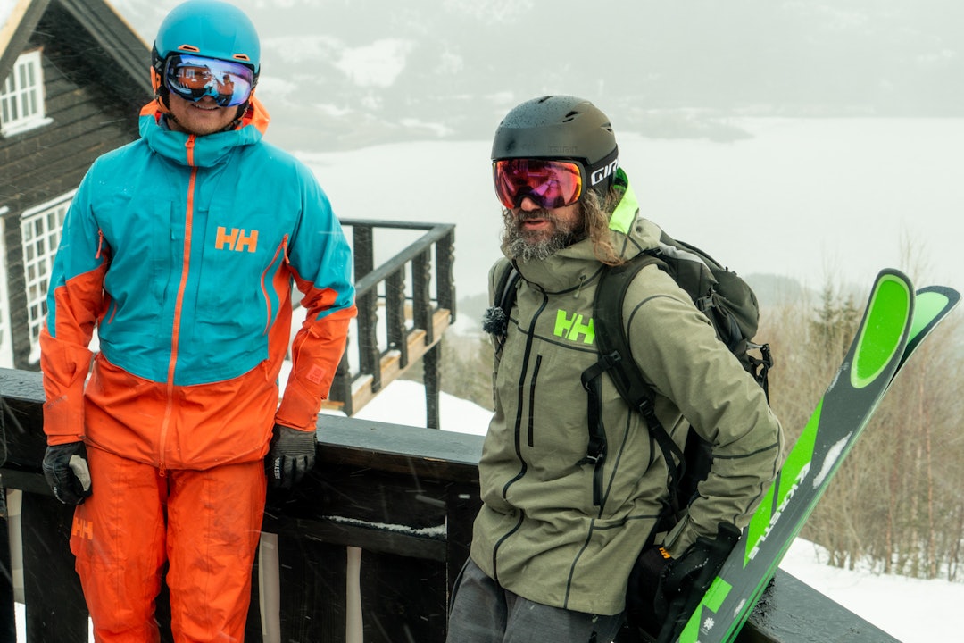 NOREFJELL I HJERTET: Den ene mer patriotisk enn den andre. Patriot 1: Geir Bottolfs. Patriot 2: Bård Gundersen. Bilde: Christian Nerdrum NOREFJELL I HJERTET: Den ene mer patriotisk enn den andre. Patriot 1: Geir Bottolfs. Patriot 2: Bård Gundersen. Bilde: Christian Nerdrum