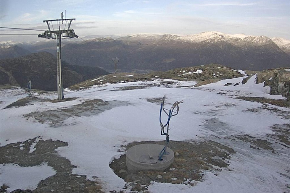 NÅ: Slik ser det ut ved Tindeheisen i Hemsedal akkurat nå. Foto: Skistar Hemsedal