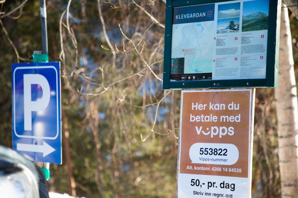 TILRETTELAGT: Parkeringsplassen ved Klevgardan er tilrettelagt og fin, men ikke kjempestor. Foto: Tore Meirik topptur roksdalskammen oppdal
