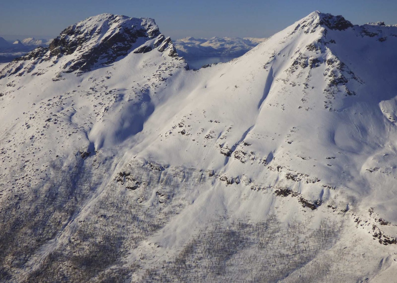 Vasskartinden 1140 moh fra Toppturer rundt Harstad Vasskartinden 1140 moh fra Toppturer rundt Harstad