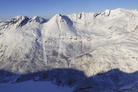 Skartinden 1150 moh fra Toppturer rundt Harstad Skartinden 1150 moh fra Toppturer rundt Harstad