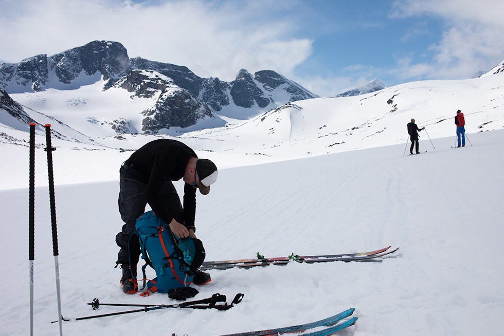 SKIFTE: Nede i Leirungsdalen og klar for ny motbakke med fjellski-publikum. Foto: Tore Meirik valdresflya topptur jotunheimens