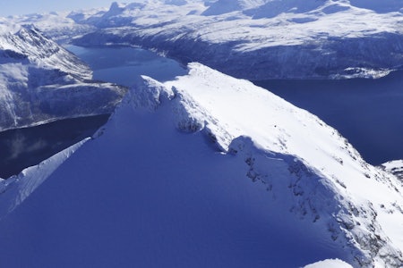 Kråkrøtinden 1187 moh fra toppturer rundt Harstad Kråkrøtinden 1187 moh fra toppturer rundt Harstad