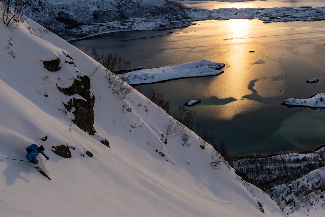 FINE FORHOLD: Skiforholdene i Lofoten har vært fantastiske. Foto: Signar Andre Nilsen Lofoten