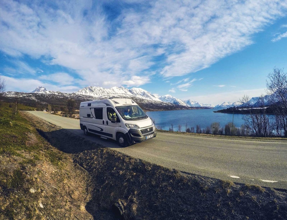 10500 KILOMETER: Det blir noen timer i bobil når du skal herje i nesten alle fjellområder i Norge i løpet av en måned. Da er det kjekt med omgivelser i Lyngen-klasse. 10500 KILOMETER: Det blir noen timer i bobil når du skal herje i nesten alle fjellområder i Norge i løpet av en måned. Da er det kjekt med omgivelser i Lyngen-klasse.