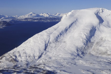 Lasselitinden 896 moh fra Toppturer rundt Harstad Lasselitinden 896 moh fra Toppturer rundt Harstad