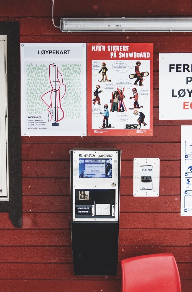 SJARM: En heis, tre løyper og uendelig med opplevelser. Ja, og på kafeen serveres blant annet Alpin-Grandis og den lokale spesialiteten bakels. SJARM: En heis, tre løyper og uendelig med opplevelser. Ja, og på kafeen serveres blant annet Alpin-Grandis og den lokale spesialiteten bakels.