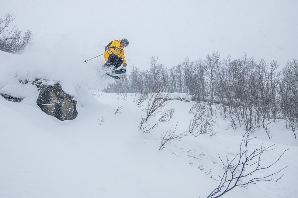 GODE DAGER: Frikjøringsski fins i mange varianter, som aller er laget for de fineste nedoverdagene. Dette er fra Fri Flyts skifest i Hallingskarvet skisenter. Foto: Vegard Breie frikjøringsski