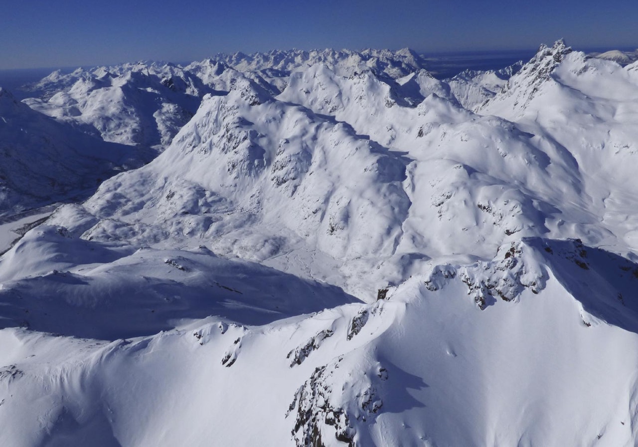 Sebortinden 834 moh fra Toppturer rundt Harstad