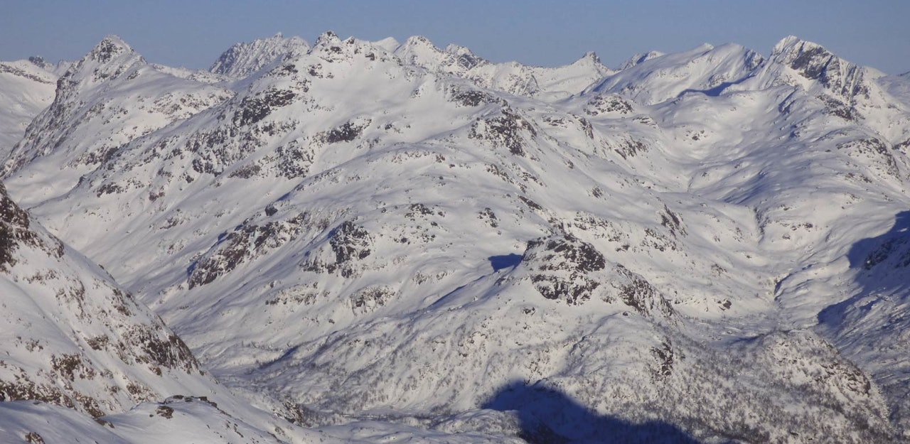 Forkledalstindan 902 moh fra Toppturer rundt Harstad