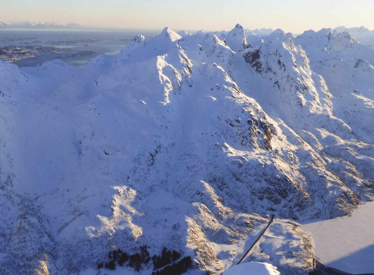 Viktindan 825 moh fra Toppturer rundt Harstad