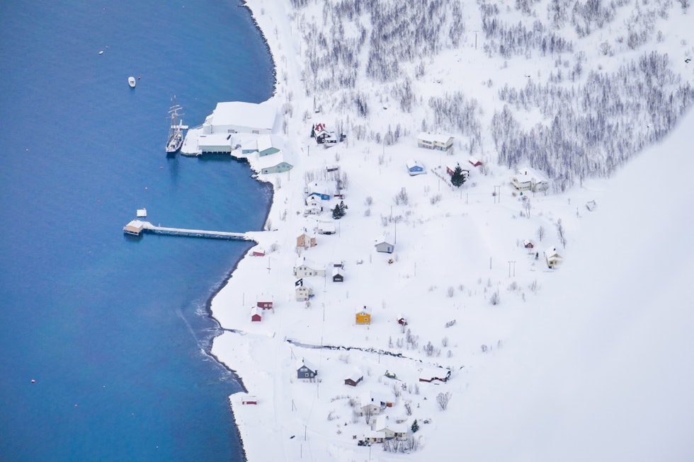 REINFJORD: Lite og sjarmerende med kolossalt skiterreng. Foto: Terje Valen Høihjelle Reinfjord