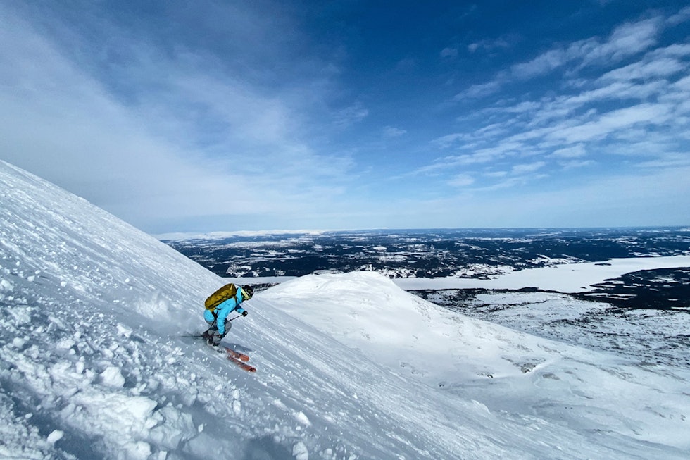 ÅPENT SKIANLEGG: Det er fremdeles åpne skiheiser i Åre, men få folk i bakkene, ifølge Liljeroth. Foto: Tobias Liljeroth Åre