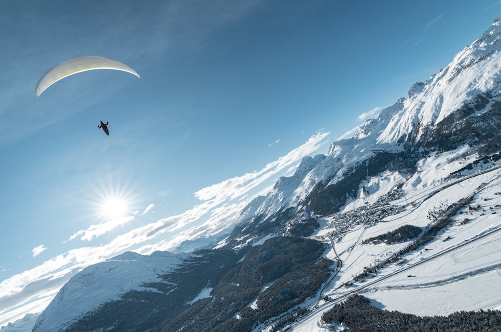 Dalen er et episenter for alle typer aktive typer, også paraglidere. Foto: Filip Zuan 0-paragliding