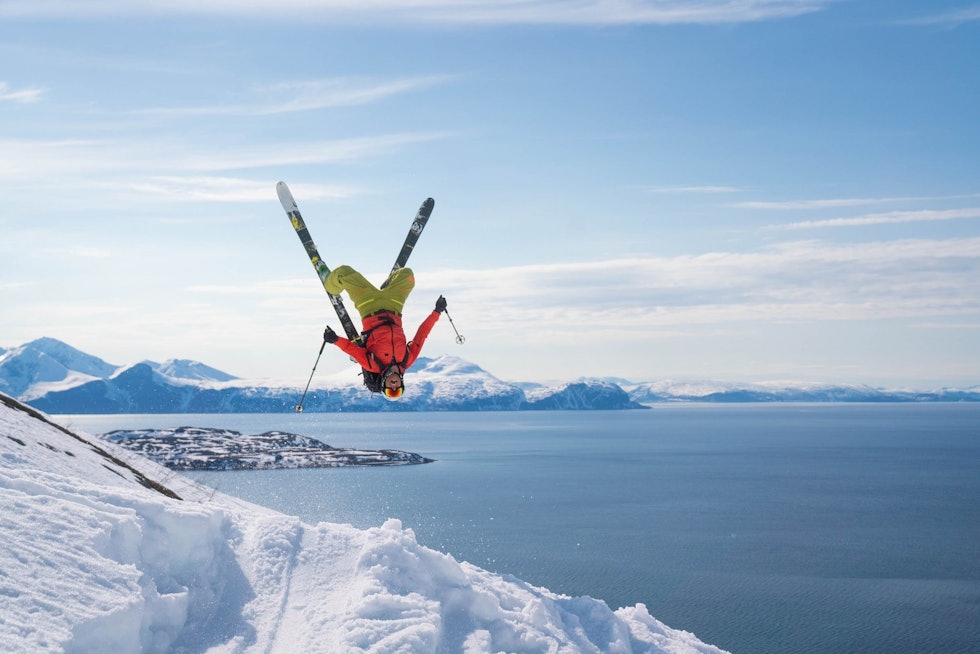 STOLT: Helly Hansens Philip Tavell er stolt av den nye bærekraftige Lifa Infinity Pro-teknologien. Foto: Philip Tavell Philip Tavell