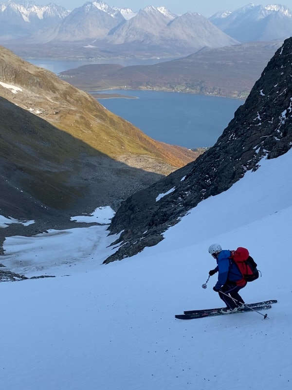 FINE FORHOLD: Det var fine skiforhold på turen ned. Foto: Torben Rognmo Lavangstiden