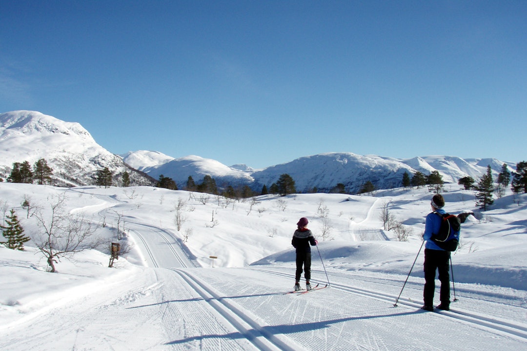Milevis med skinnespor over fjellet på Stryn. Foto: Fjord Norge Turloyper Stryn1 foto fjord norge