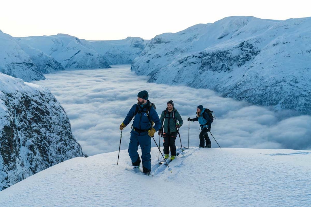 Over skyene er det alltid sol – her fra turen opp til Staurinibba. Foto: Bård Basberg foto bard basberg
