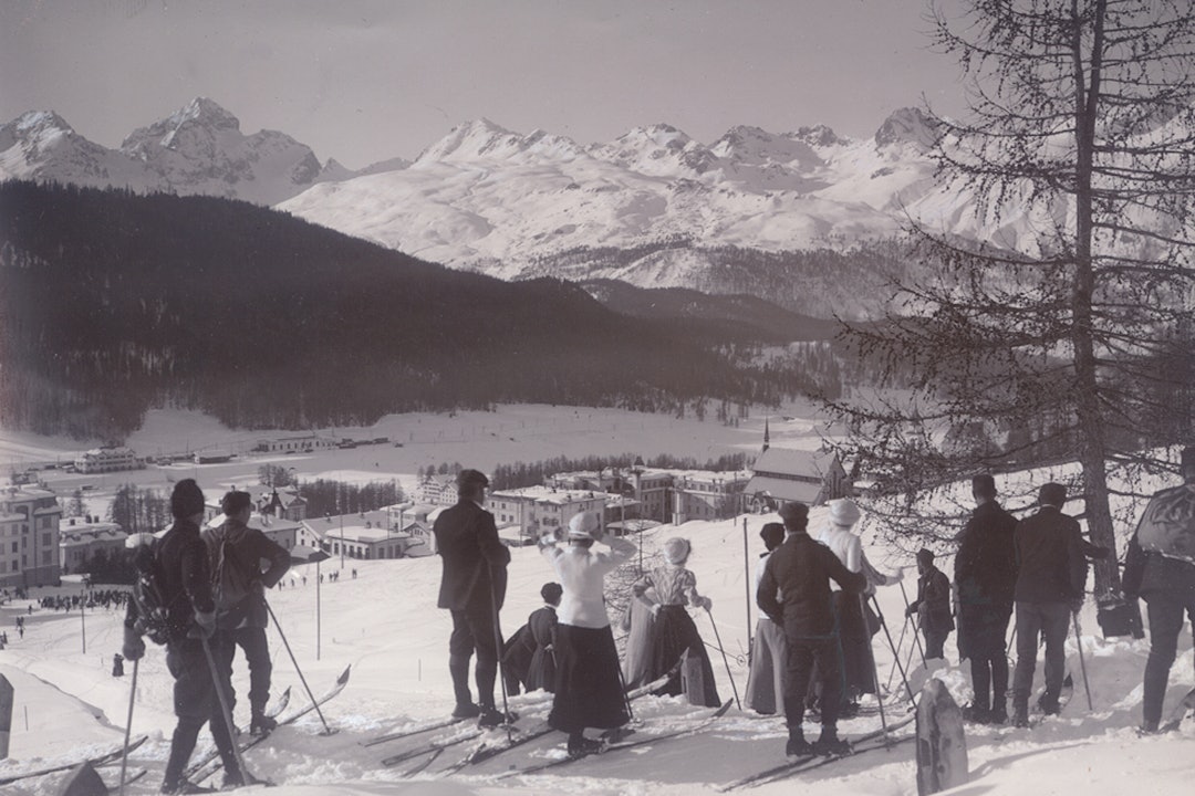 Disse fjellene var de første til å lokke besøkende langveisfra. Foto: Pontresina Tourismus Engaind historisk foto utsikt pontresina