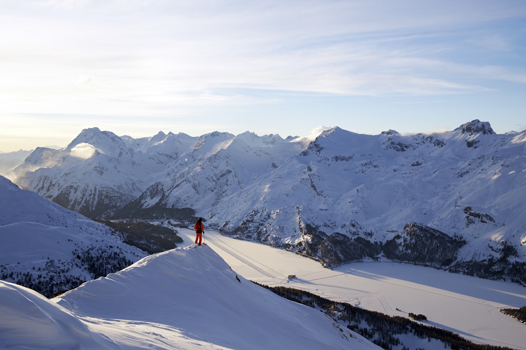 Det er mer enn nok å velge mellom av opplevelser i Engadin. Foto: Immanuel Meier Engadin overblikk fri flyt