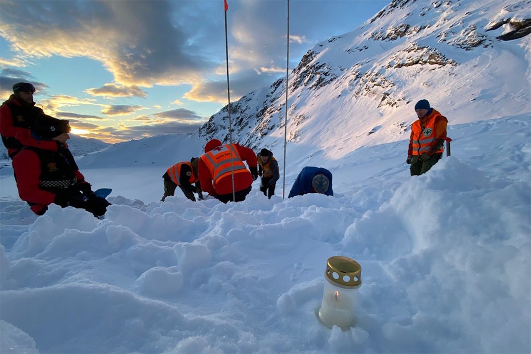 Fremgravingen ble en verdig seanse. Foto: Per Inge Belt Skredgruppa i Troms Røde Kors Hjelpekorps Skredulykke Øystein Stangeland