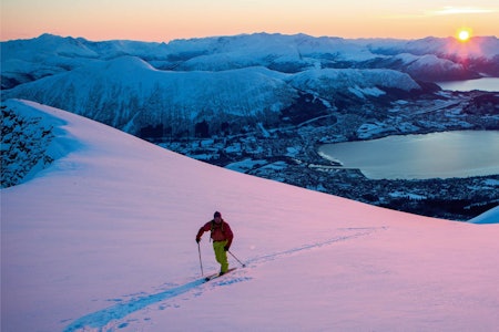 Februarlys på topp-platået. Foto: Håvard Myklebust