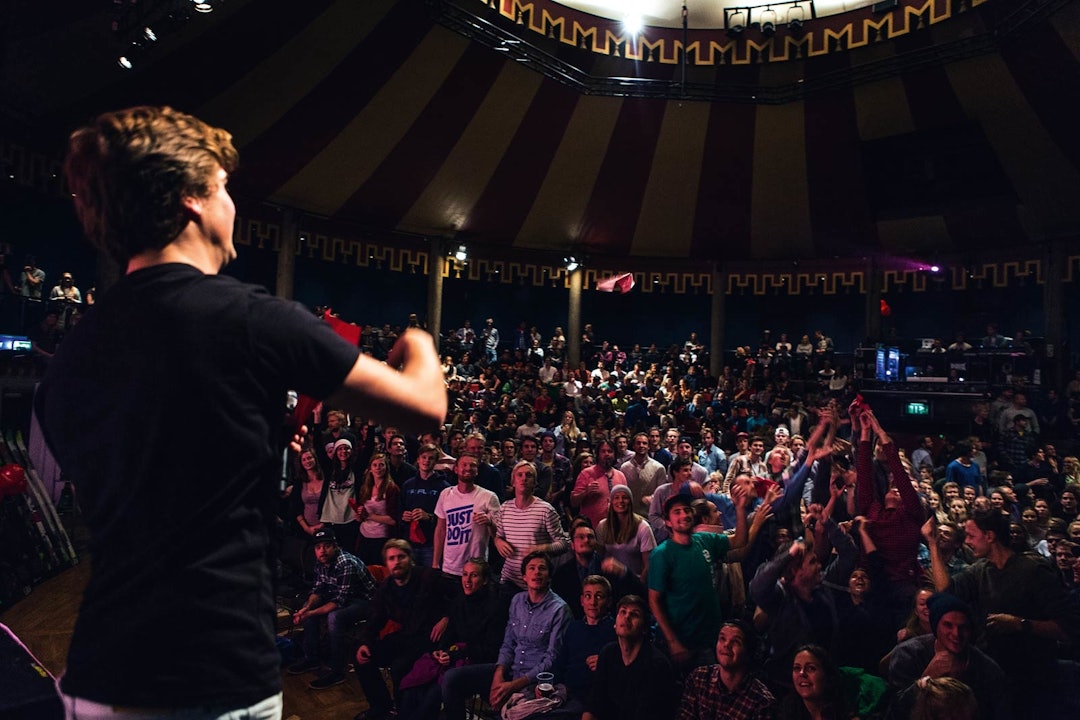 FÆRRE BILLETTER: Koronapandemien gjør at det ikke blir like fullt på Samfundet i Trondheim som vi er vant til, men stemninga blir minst like bra. Bilde: Kristian Buvarp Fri-Flyt-Film-Tour-2020-2