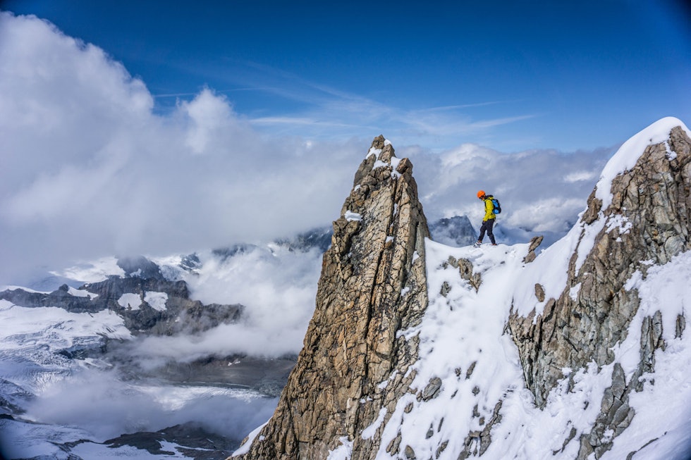 VANTE OMGIVELSER: Kilian på Dent Blanche i Chamonix. Bilde: Sébastien Montaz Rosset VANTE OMGIVELSER: Kilian på Dent Blanche i Chamonix. Bilde: Sébastien Montaz Rosset