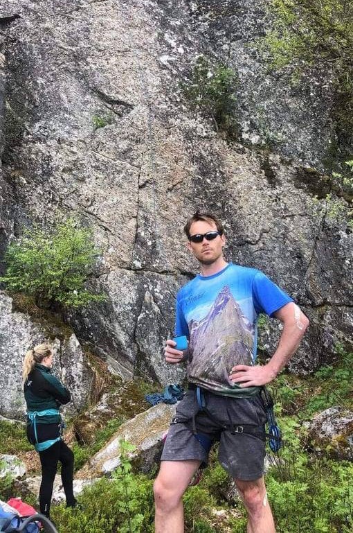 DIRTBAG: Magnar Musum har svært mye erfaring som skiboms. I disse dager er han i full gang med å utvide til klatreboms – eller dirtbag som det heter. Foto: Privat Film Tur Magnar Musum