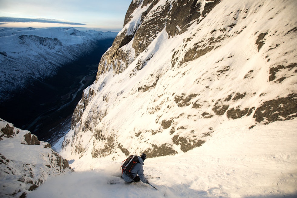 SESONGSTART: I tillegg til Vassfjellet, har filmen noen shots fra første skitur i Sunndalen i oktober. Foto: Tore Meirik Film Tour Robert Aaring