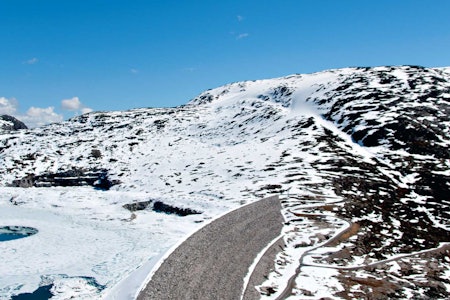 Sprongdalseggi sett frå vest. / Toppturar i Sogn. Sprongdalseggi sett frå vest. / Toppturar i Sogn.