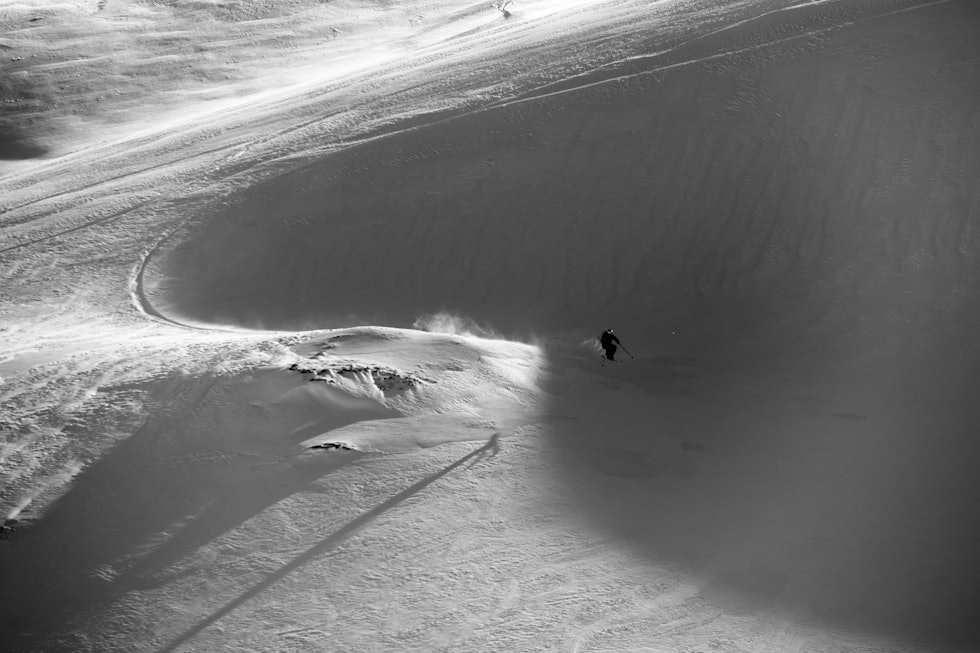 FLYR LAVT: For Sondre Loftsgarden er på konstant jakt etter muligheter for luft under skia. Foto: Bård Basberg