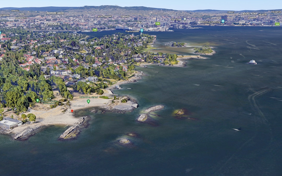 Du kommer ikke stort nærmere Oslo sentrum som kiter, foiler  eller windsurfer enn Huk på Bygdøy.