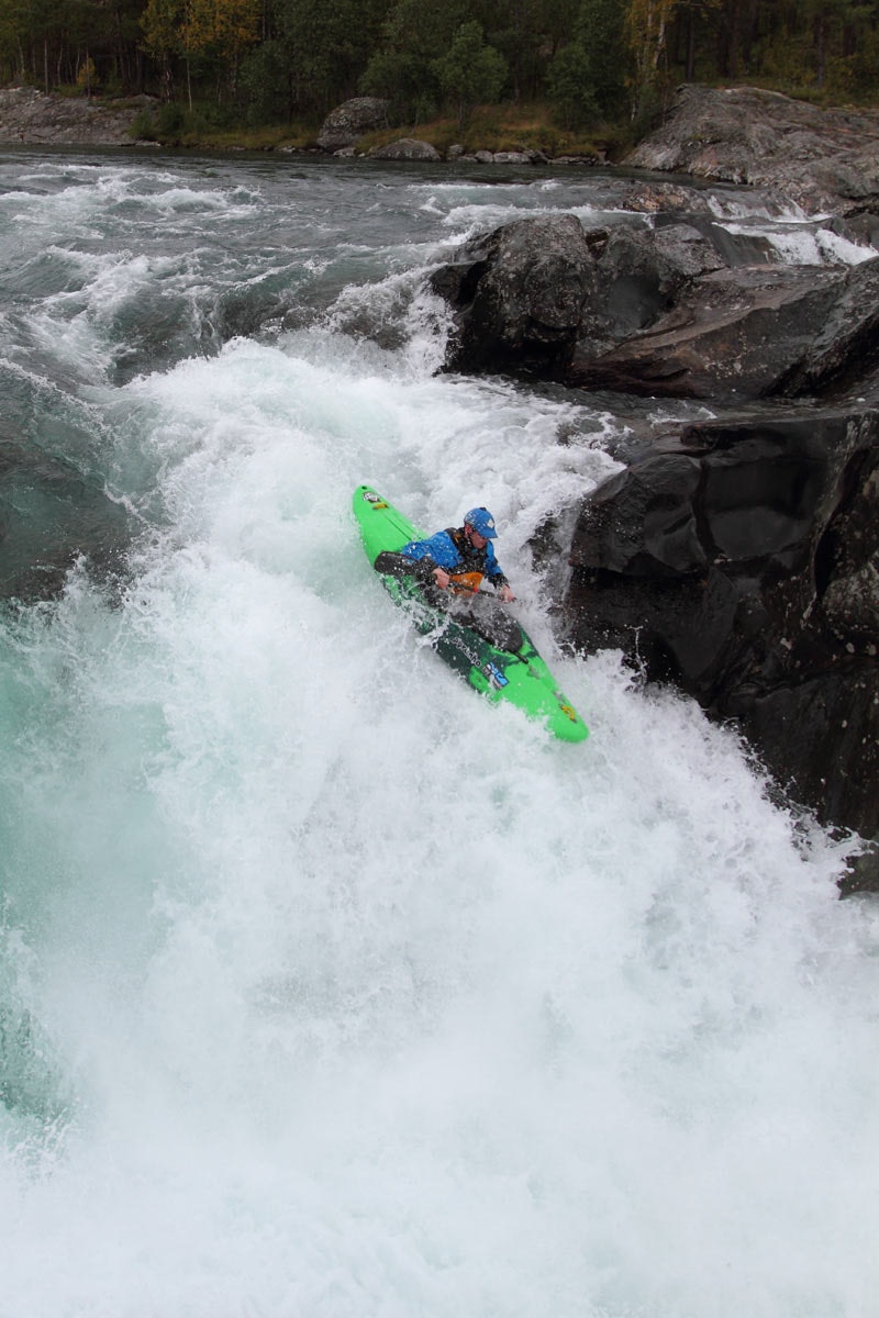 DRIFTIG KAR: Kay-Arne Randen er regnskapsfører, eks-junior-europamester i elvepadling og festivalarrangør. Her driver han på like nedstrøms for Ridderspranget. Arkivfoto: Tore Meirik DRIFTIG KAR: Kay-Arne Randen er regnskapsfører, eks-junior-europamester i elvepadling og festivalarrangør. Her driver han på like nedstrøms for Ridderspranget. Arkivfoto: Tore Meirik