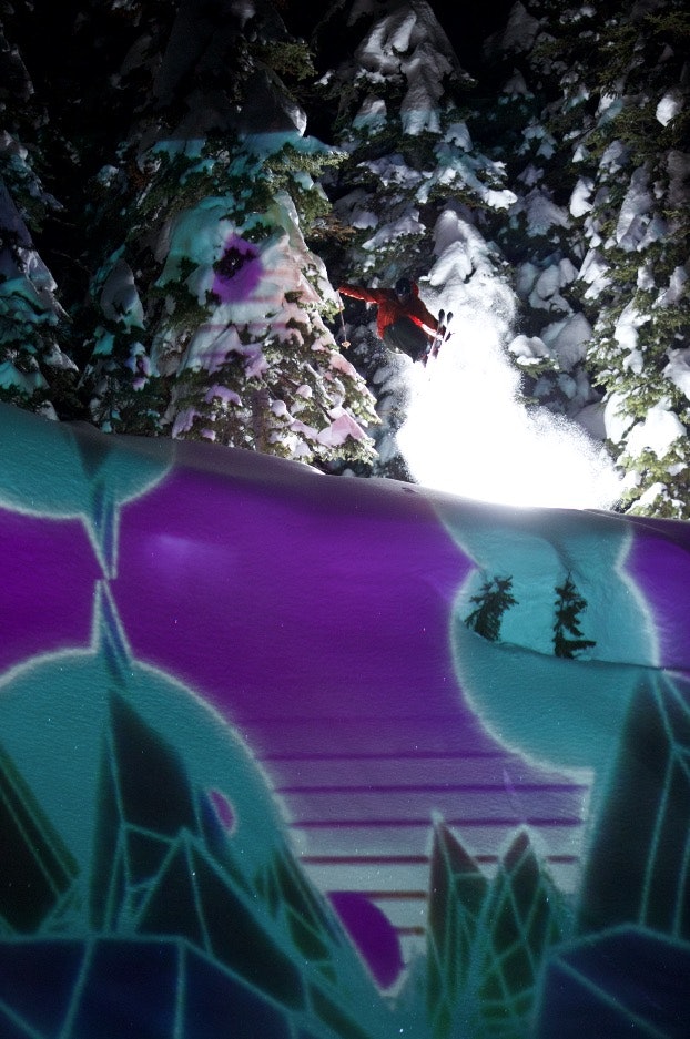 IKKE SAGE: Da Sage Cattabriga- Alosa gjorde 360 tailgrab over denne bresprekken i Alaska i 2010, opplevde han det som en ut av kroppen-opplevelse, og et av karrierens høydepunkt. Bilde: Adam Clark Sage Cattabriga- Alosa